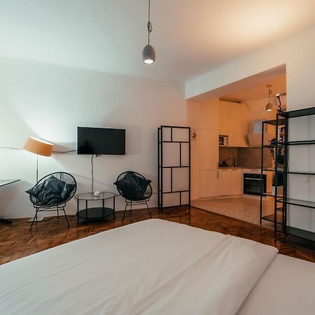 Old Town Oasis Apartment เบลเกรด ภายนอก รูปภาพ